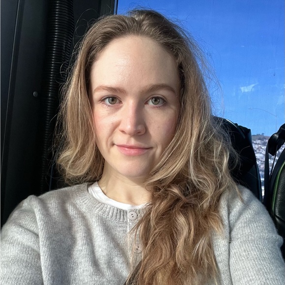 Meet your Posher, Alexandra - Picture 1 of 1